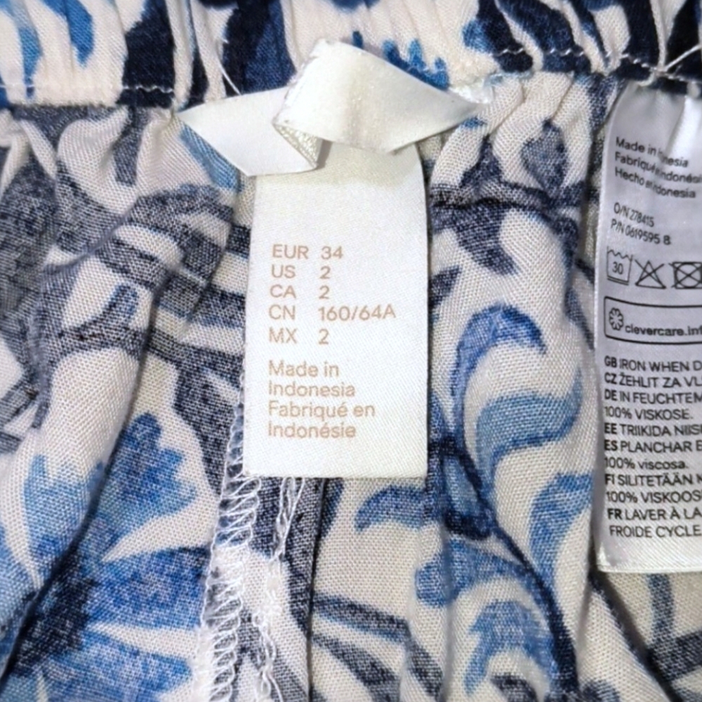 H&M High-Waisted Shorts Women's Size 2 - Picture 3 of 5